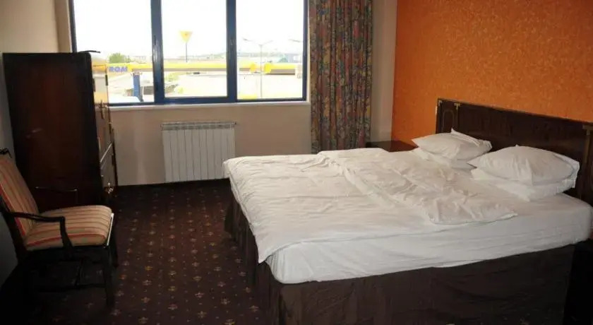 Travel In Motel