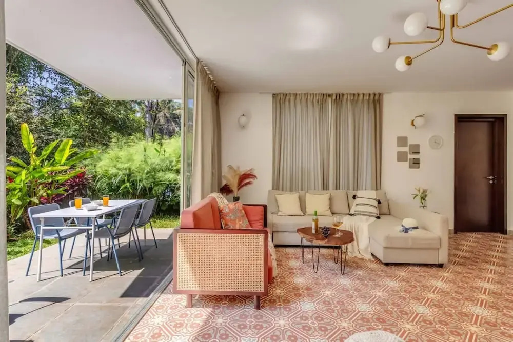 Stylish 2BR w Pool Near Candolim and Coco Beach