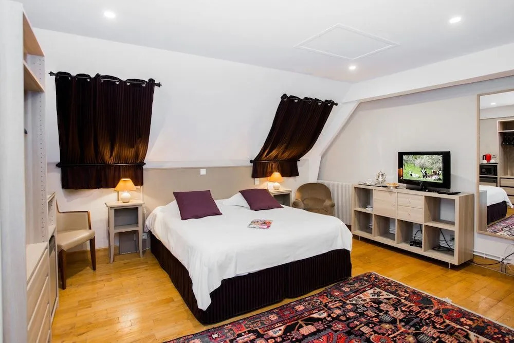 Le Logis De Brionne