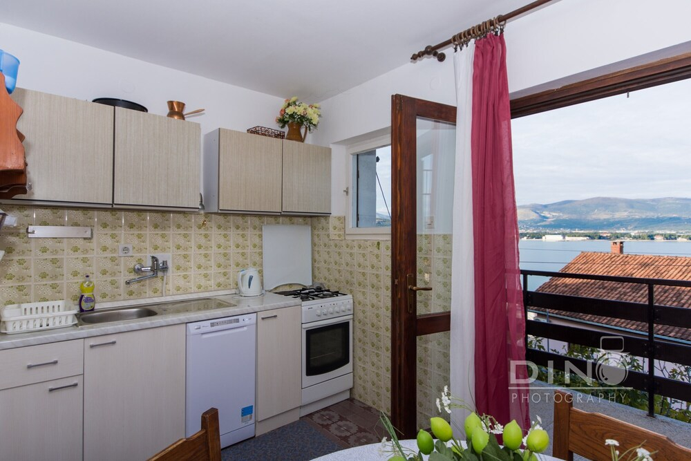 A2 Large apt With the big Terrace & Great sea View