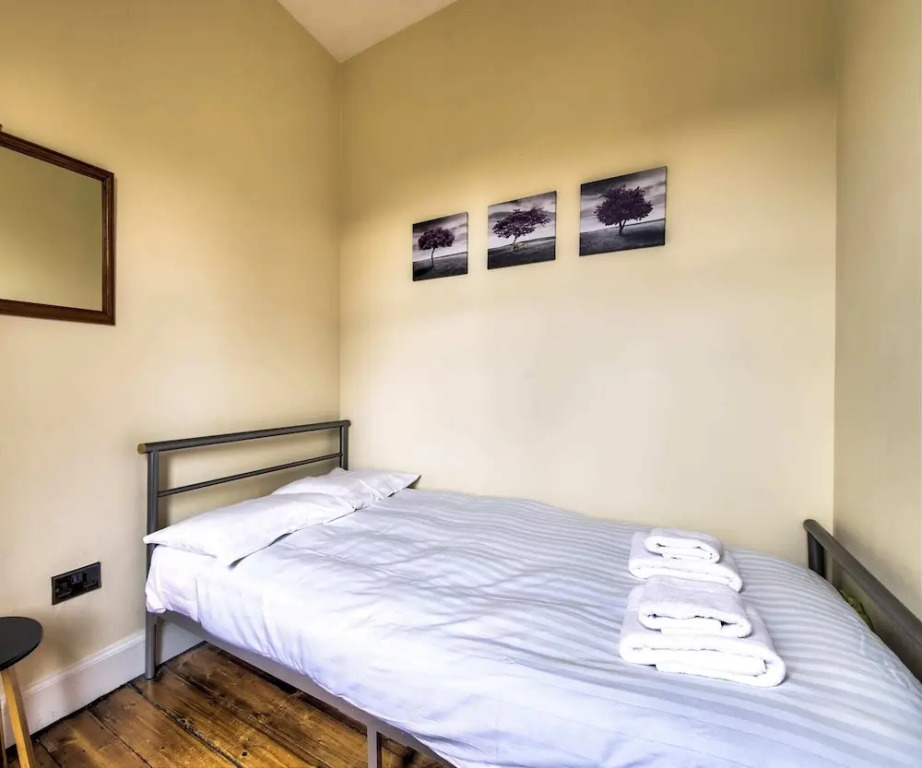 Central location! 2BDR Flat in Haymarket