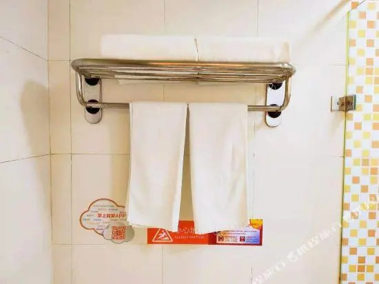 Home Inn (Taiyuan South inner ring subway station finance university north school store)