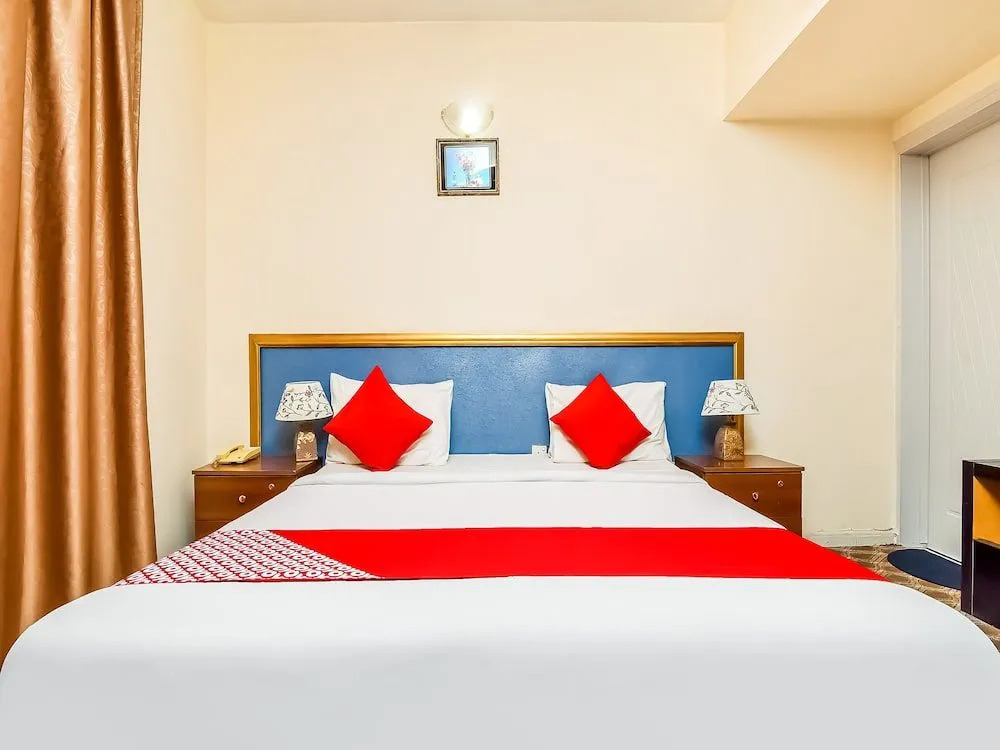 OYO 182 Zariana Hotel