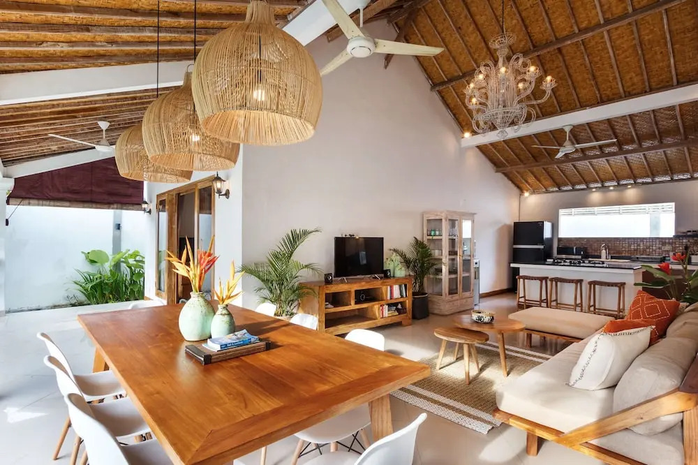 Bali Villa Near the Beach, 2030