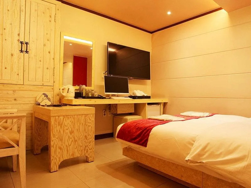 Equus Motel