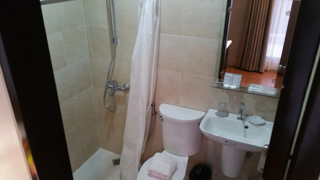 RedDoorz Plus at Hotel Esse