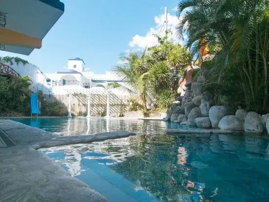 RedDoorz at Yahweh Spring Retreat and Resort Laguna