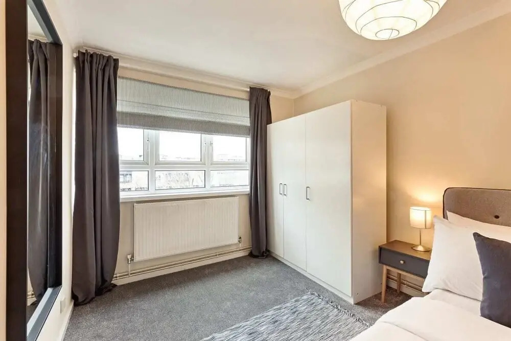Comfy 6-sleeper Apt w/ Large Patio in W Kensington