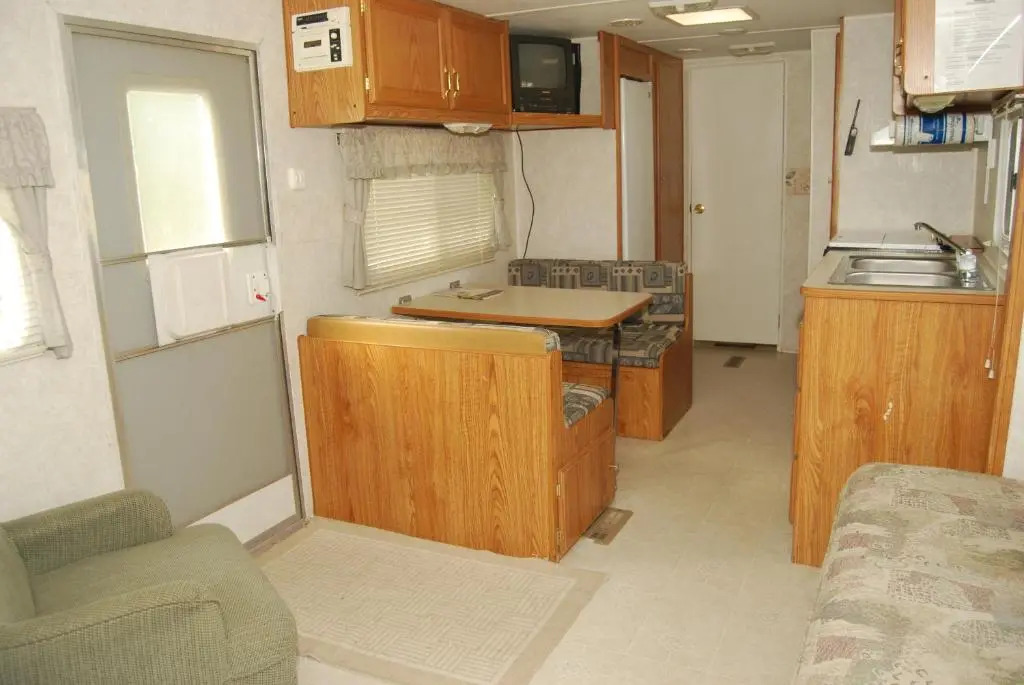 Crescent Bar Camping Resort Studio Cabin 1