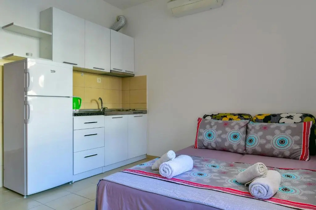 J&J Twins Apartments