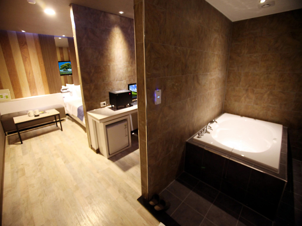 Yeongju Hotel