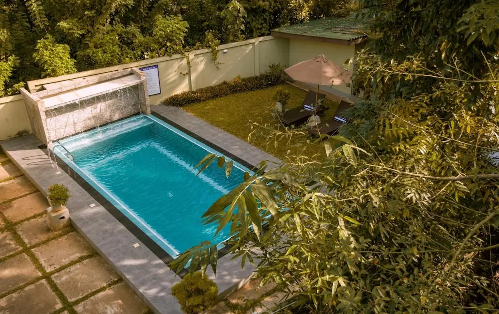 Hotel Athgira