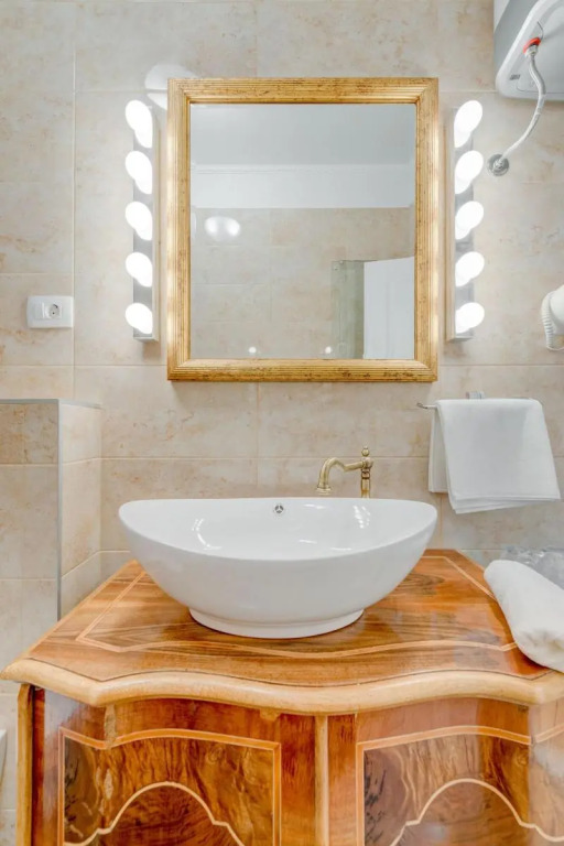 Le Monde - Vintage Accommodation