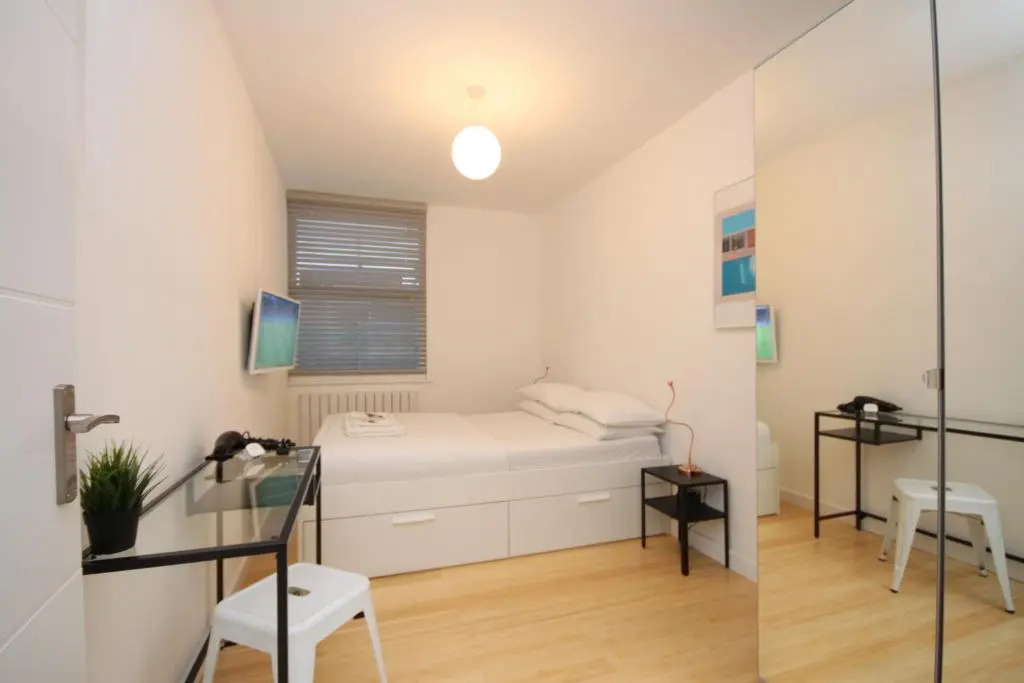 Camden Town Spacious 2 Bedroom Apartment - Sleeps 5 guests!