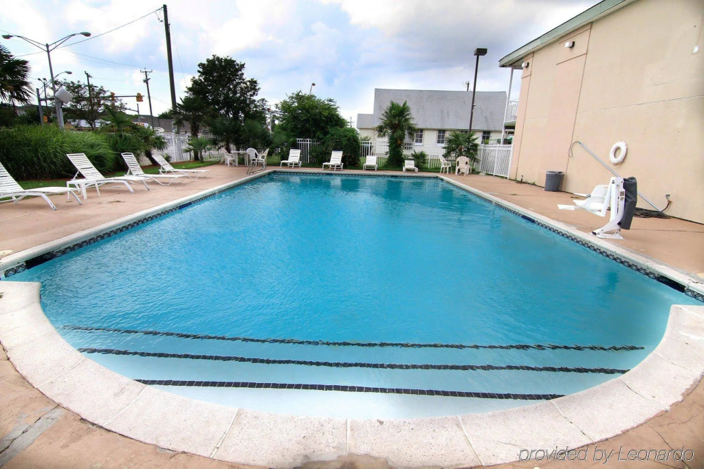 Days Inn by Wyndham Norfolk Military Circle