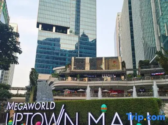 Uptown Parksuites by Chen