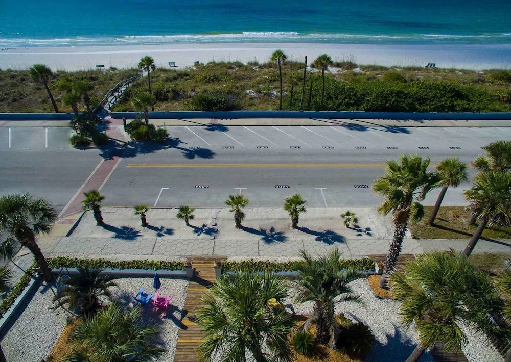 Sabal Palms Inn