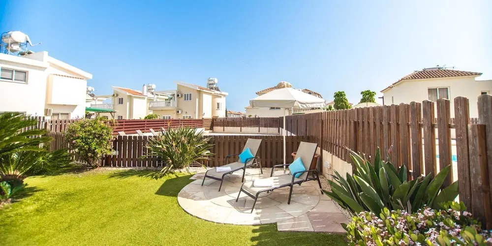 Rent Private Villa 040