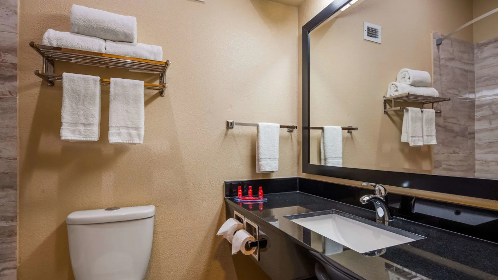 Red Lion Inn & Suites Blue Springs