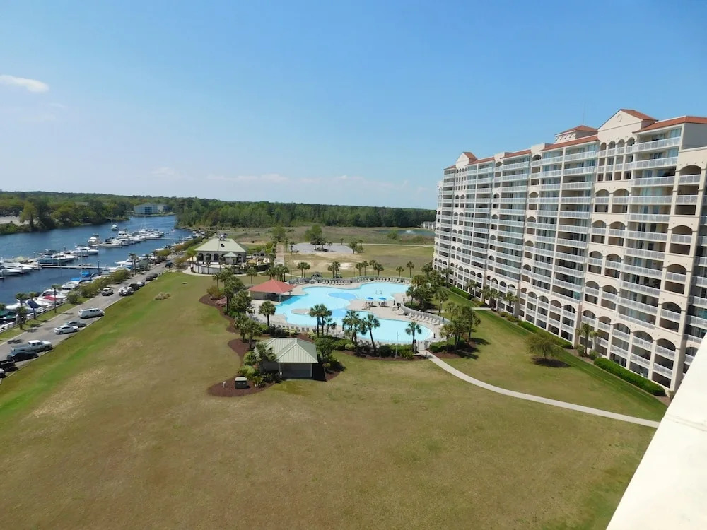 Yacht Club S #1-1001b 2 Bedroom Condo by RedAwning