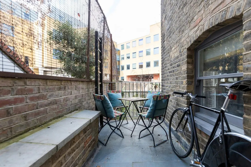 Vauxhall Oasis - 3 Bed House by BaseToGo