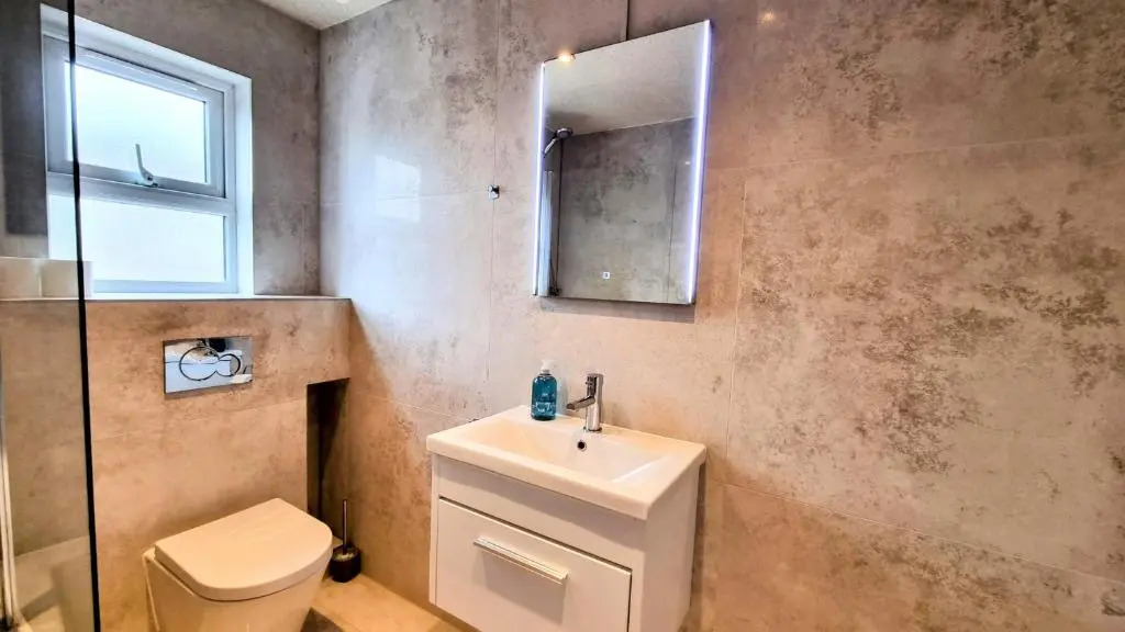 Surbiton Luxury Garden House 19