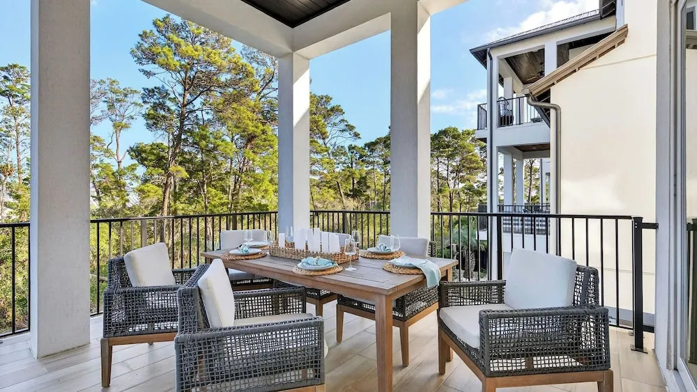 3 Blocks to Beach Sleeps 19 Pool, Spa & Golf Cart in Gulf Place