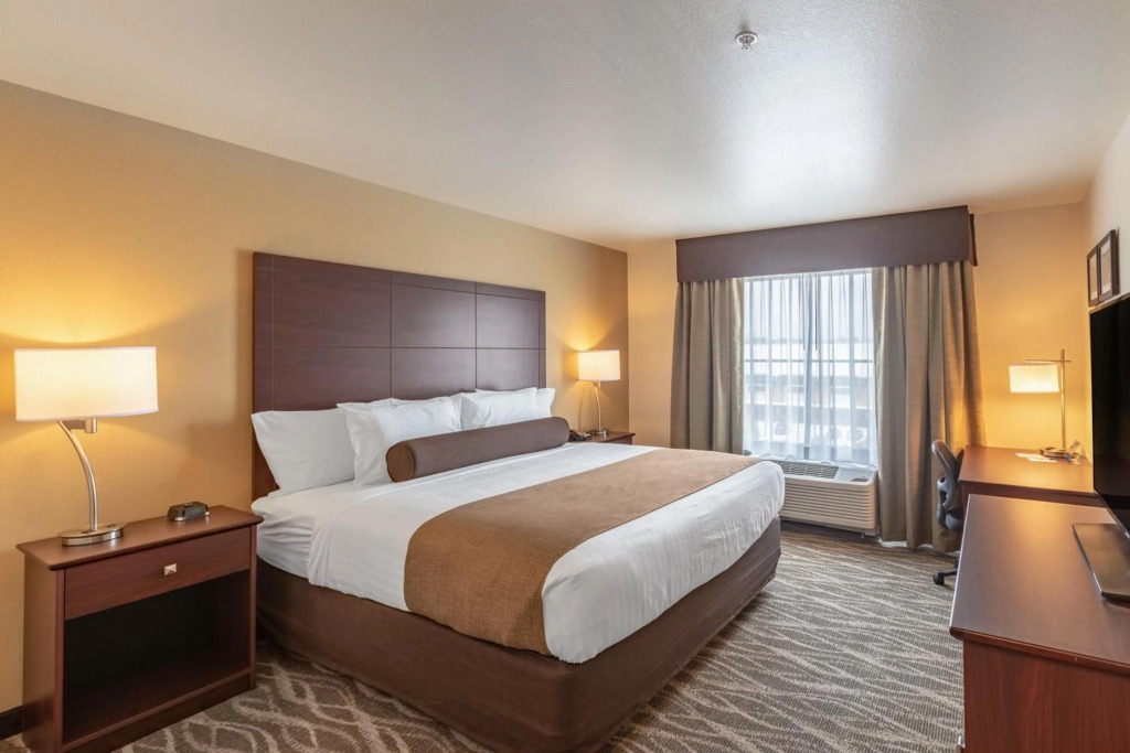 Cobblestone Hotel & Suites Hartford