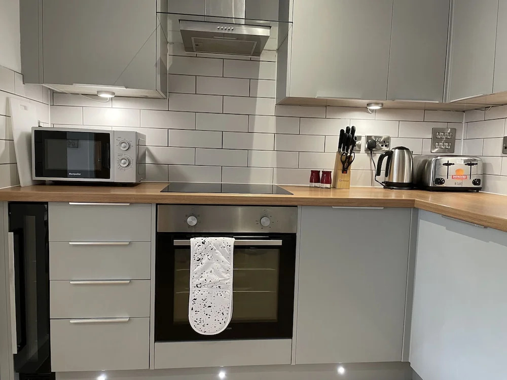 Modern & Comfortable 2BR Apartment