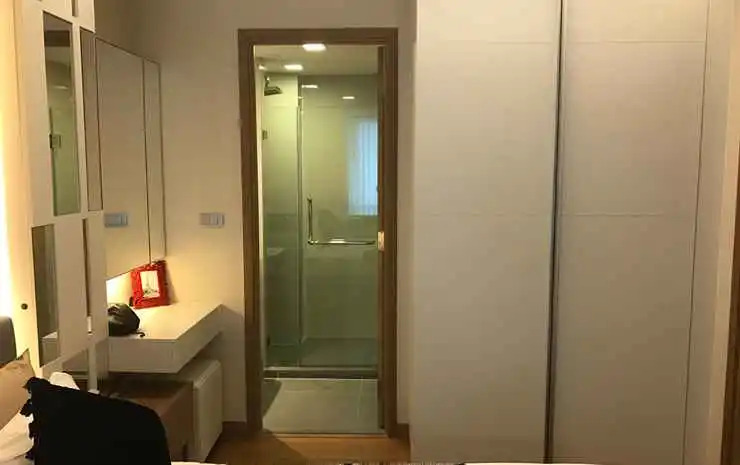 Luxury Condo Sukhumvit 11-13 Asoke Nana nightlife