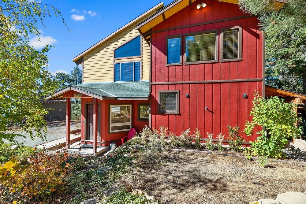 Big Bear Mountain Cabin - Spacious Mountain Home With Picturesque Views, Fast Internet! 3 Bedroom Cabin