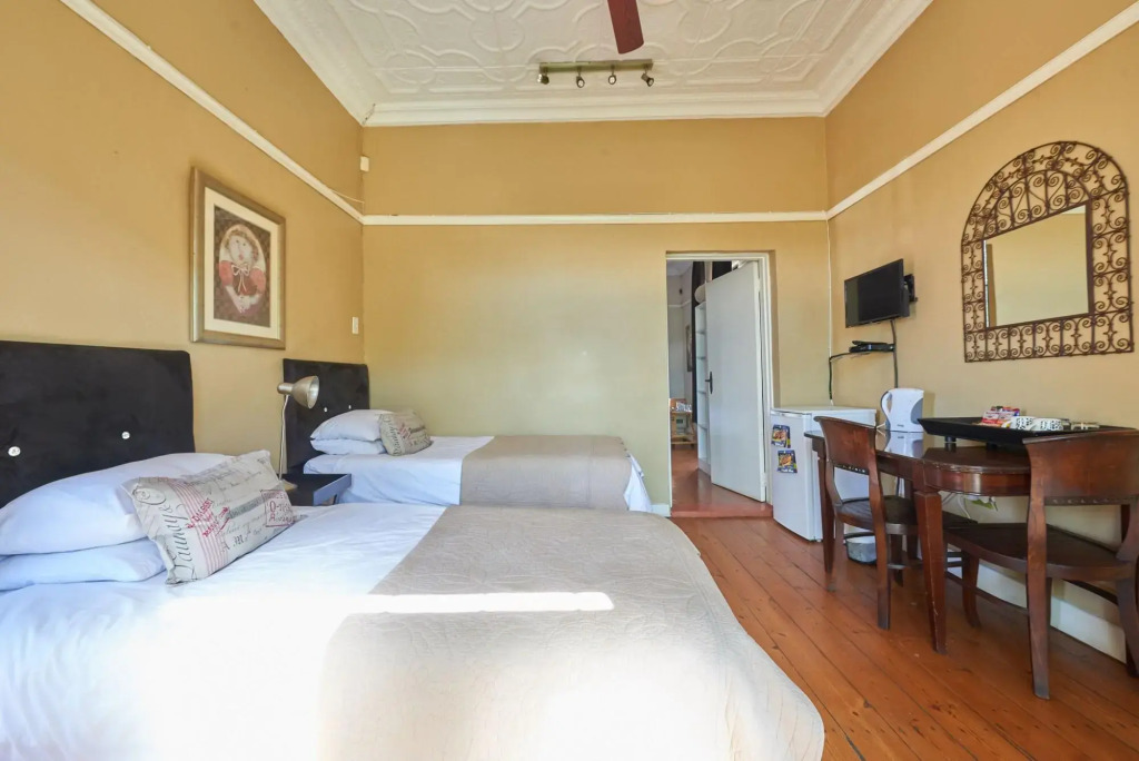84 on Fourth Guest House