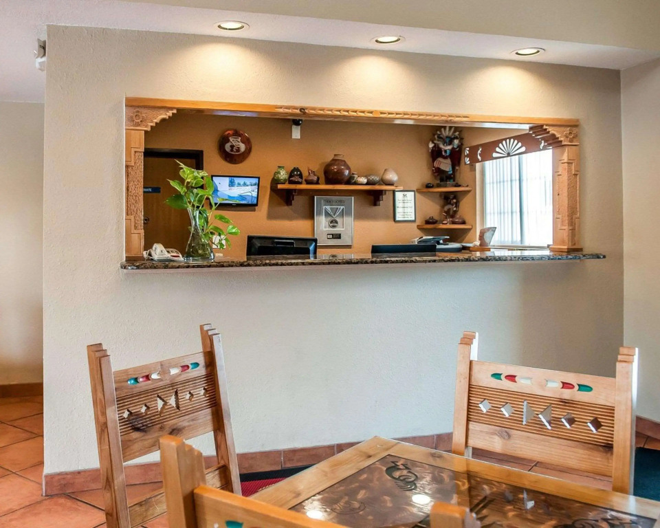 Econo Lodge Inn & Suites Santa Fe South