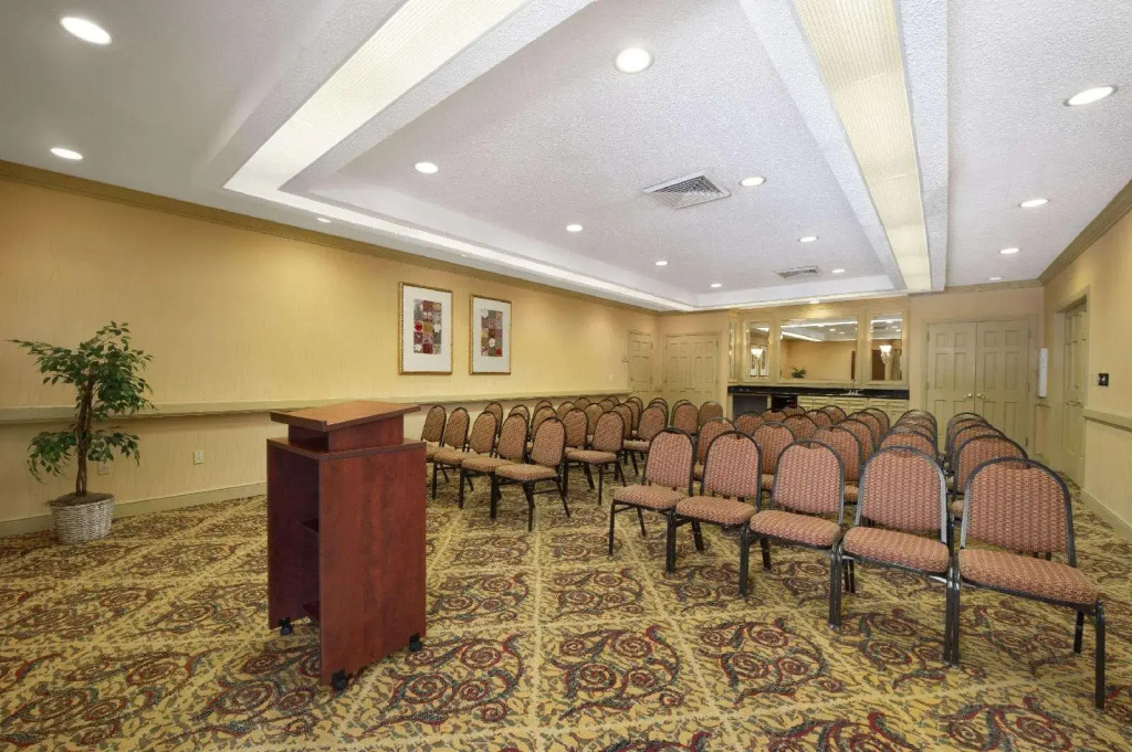 Hawthorn Suites By Wyndham Jacksonville