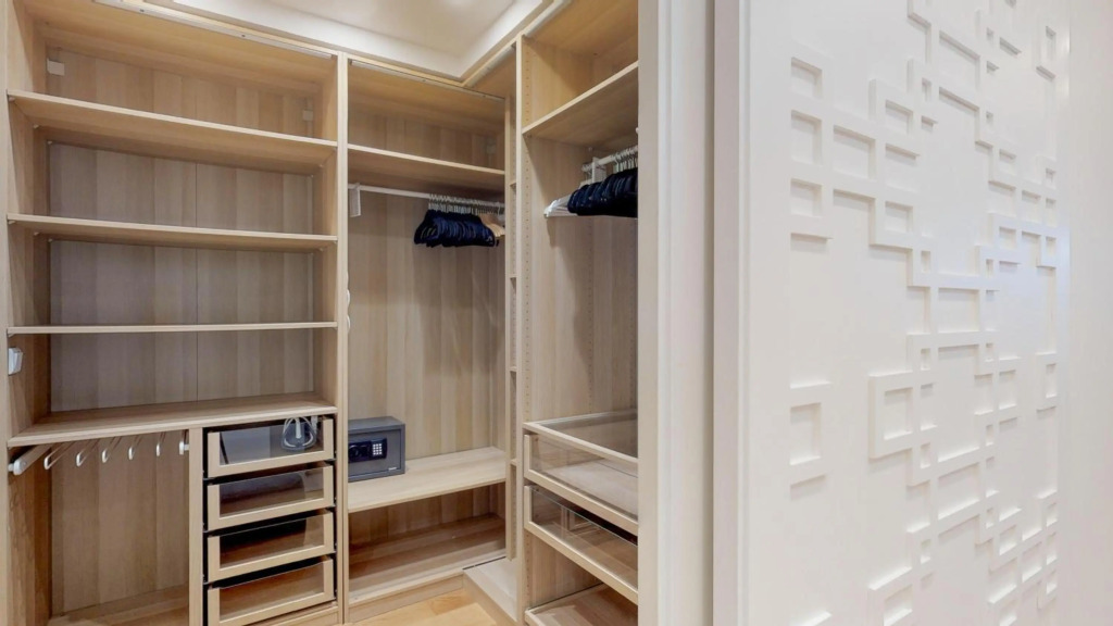 Pleasant 3BR Penthouse in Shenkin by HolyGuest