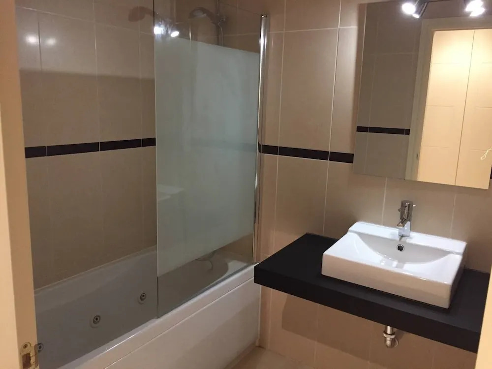 Sunny, Quiet And Spacious Apartment Nearby The Sea
