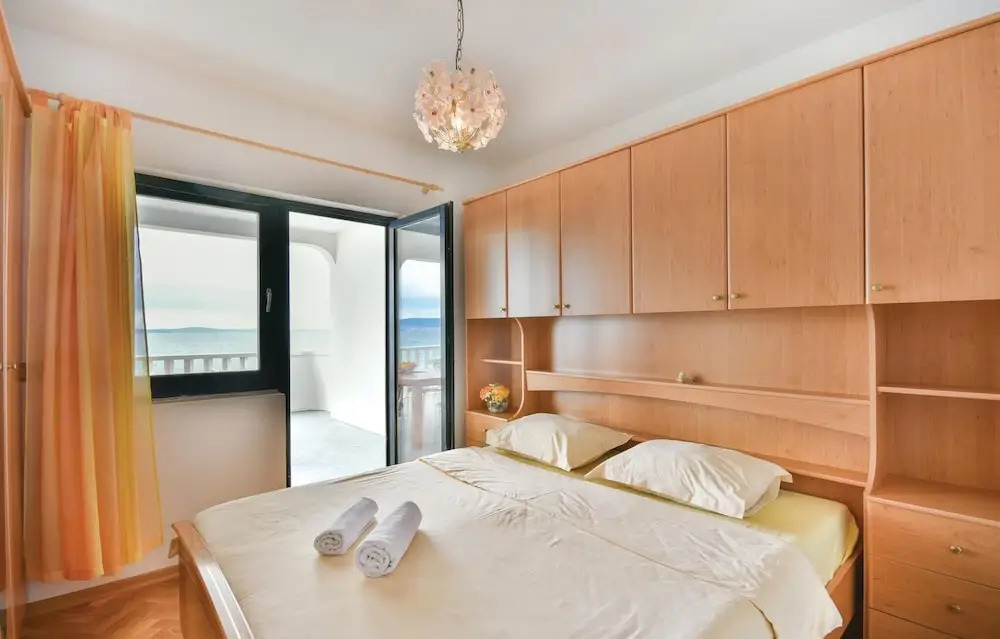 Amazing Home in Podstrana With Wifi and 2 Bedrooms