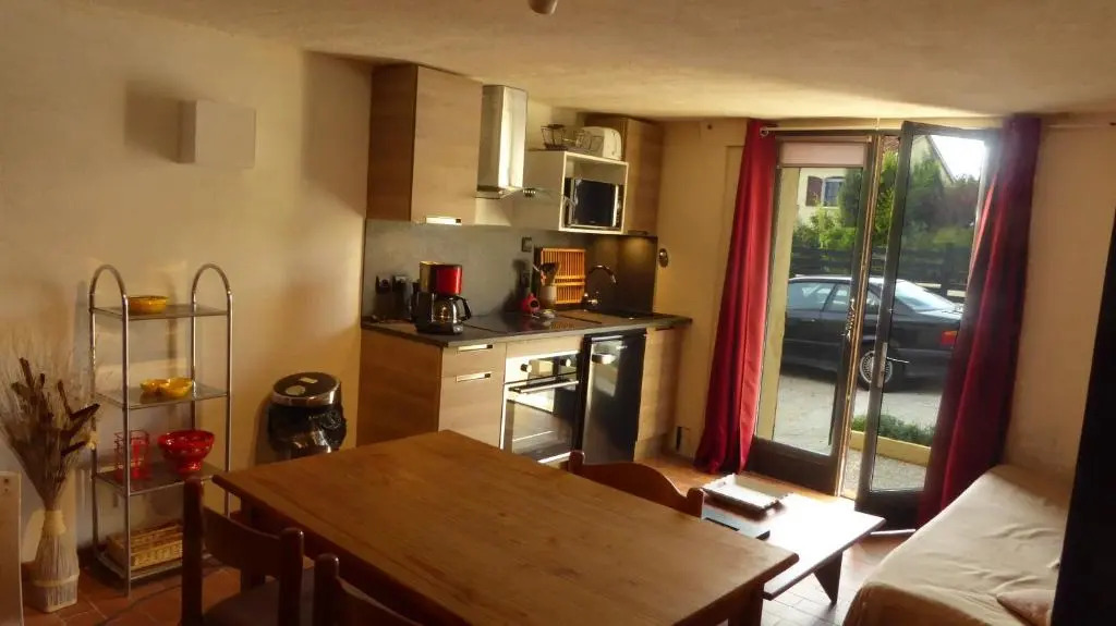 Les Pucines T2 bas de villa