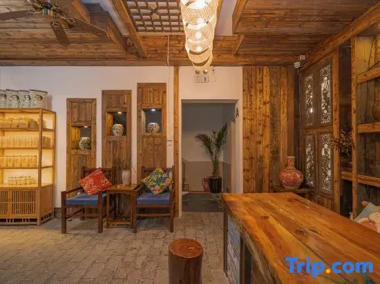 Old Lane Qisuo Homestay (Tianmen Mountain Cableway Station Branch)