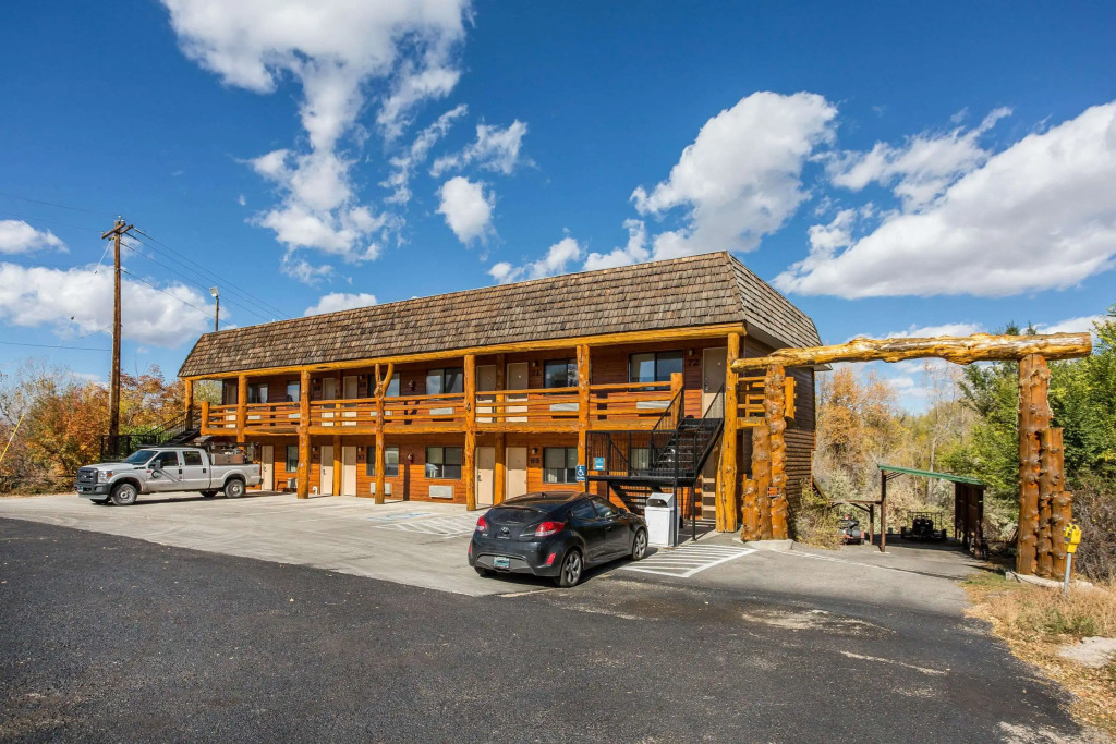 Rodeway Inn & Suites Pronghorn Lodge Lander