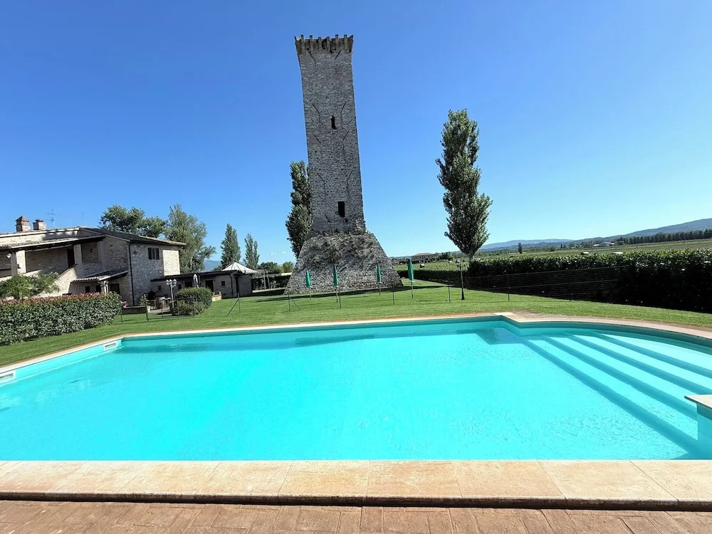 Luxurious Umbrian Villa with Private Pool and Stunning Views
