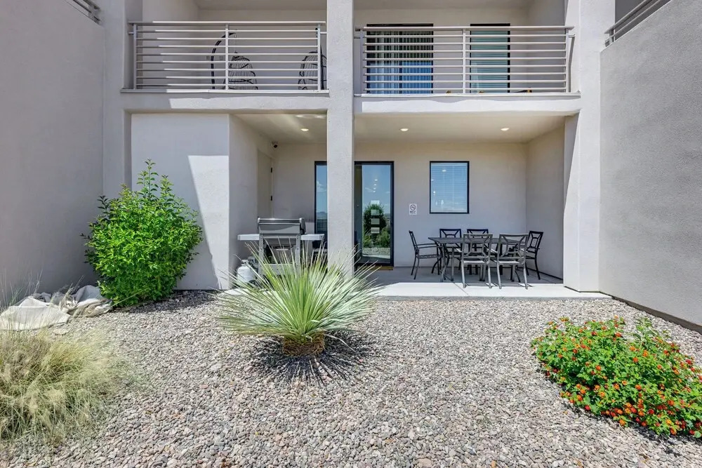 7 Mi to Snow Canyon: Townhome w/ Arcade Games!