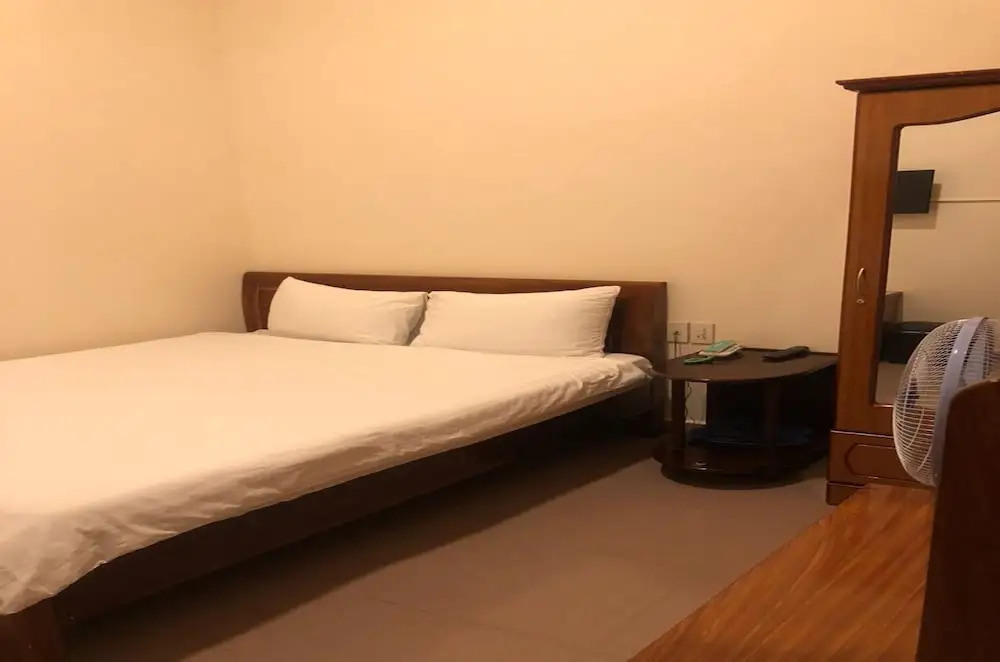 Quang Chien Hotel by Zuzu