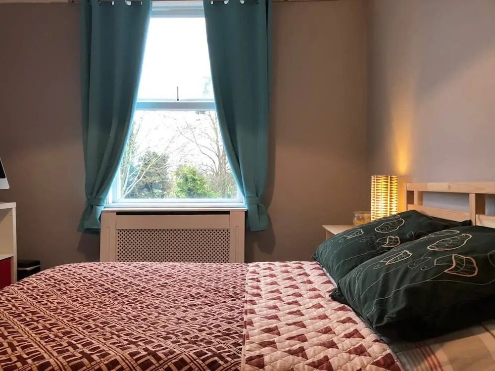 Double bedroom near Heathrow