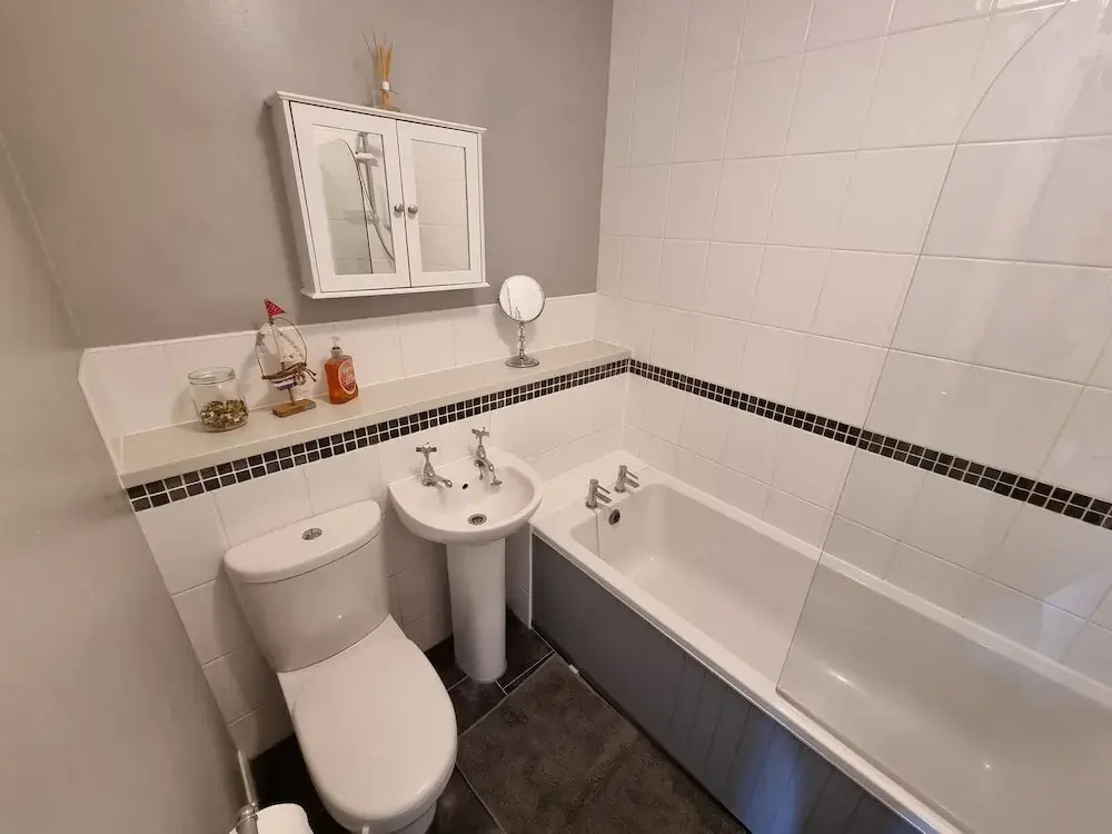 360 Serviced Accommodations - Swan Path Retreat - 2 Bedroom Apartment