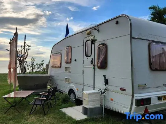 White House Beach Camping Caravans