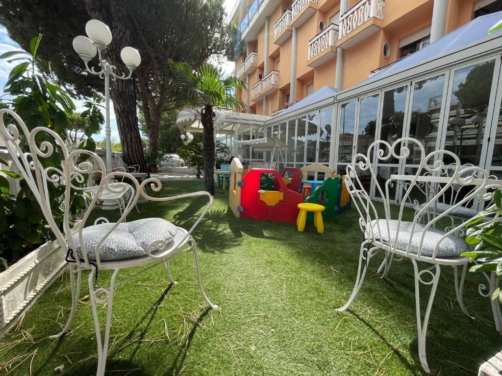 Petit Hotel