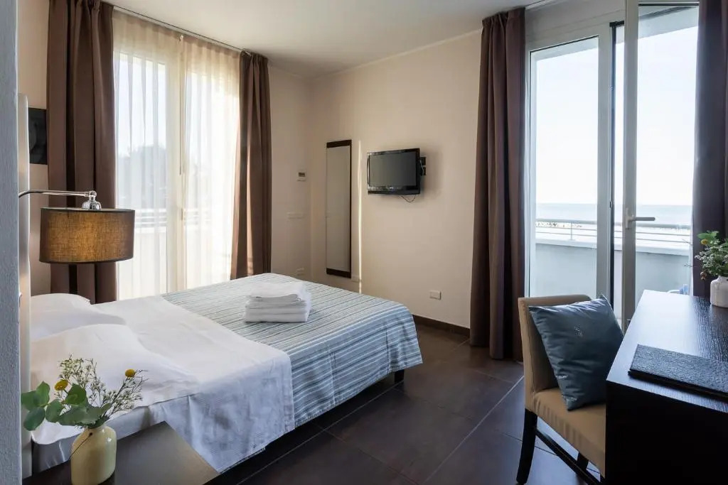 Gimmi Hotel