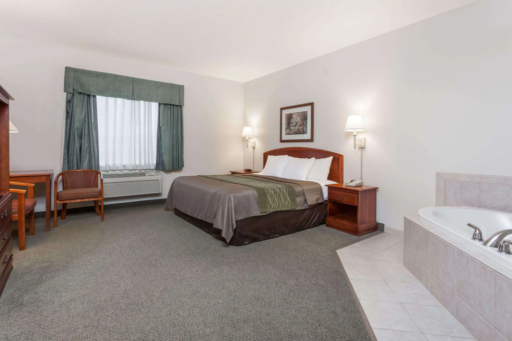 Days Inn by Wyndham Pentwater