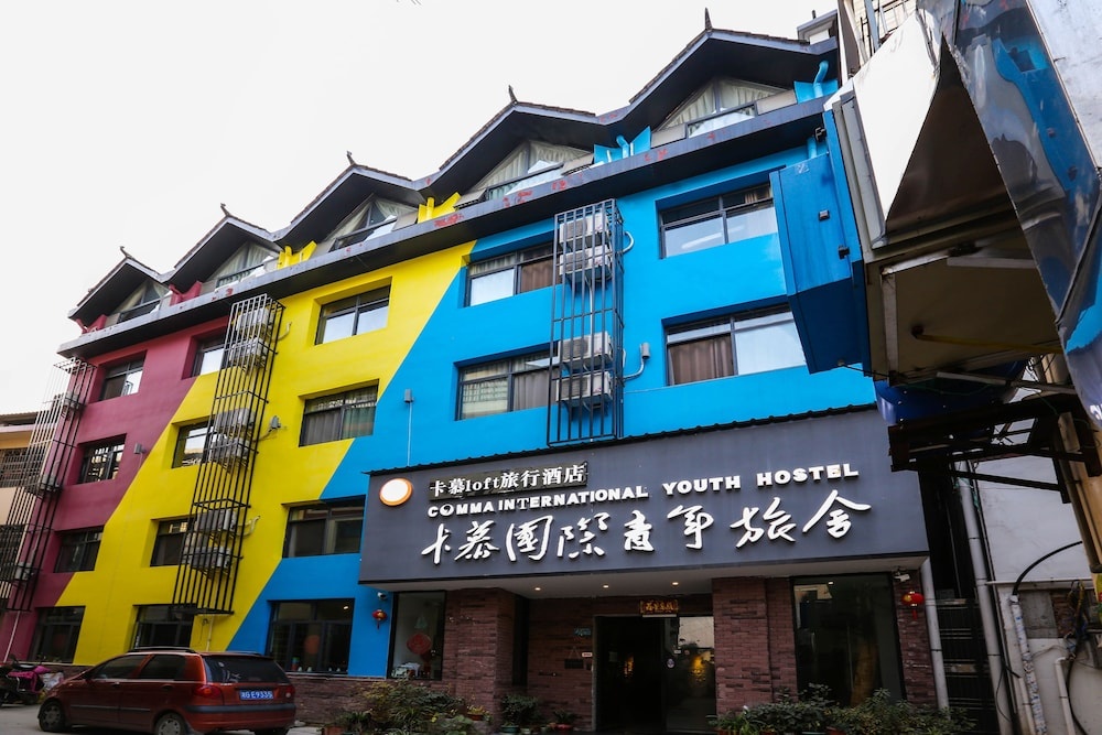 Comma Travel International Youth Hotel